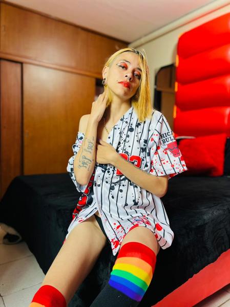 Live sex webcam photo for HadyySquirtt #3332039