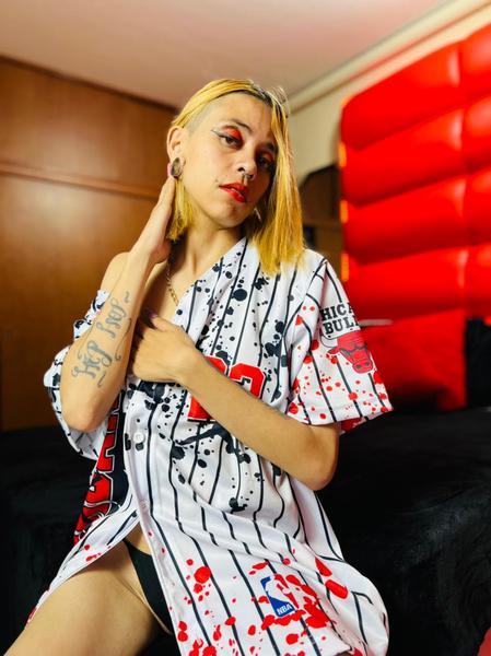 Live sex webcam photo for HadyySquirtt #3332041