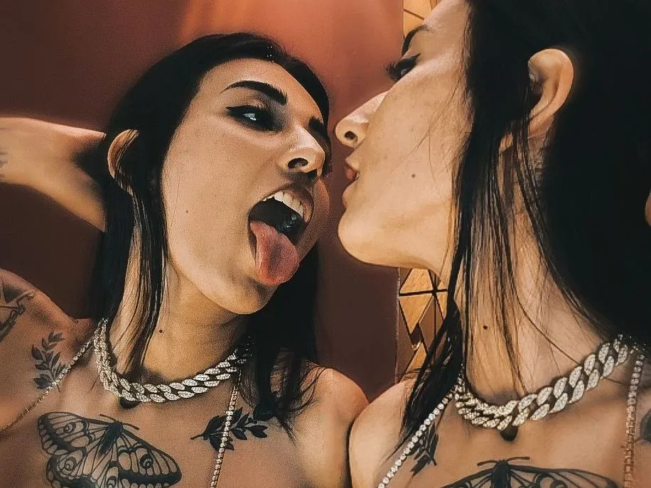 Live sex webcam photo for CarynnRuston #3316116