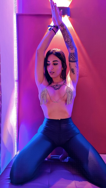 Live sex webcam photo for CarynnRuston #3316139