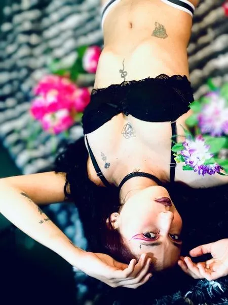 Live sex webcam photo for SexyFoxSofiia #3309443