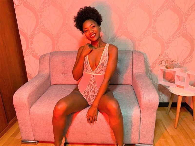 Live sex webcam photo for KendallRous #3340139