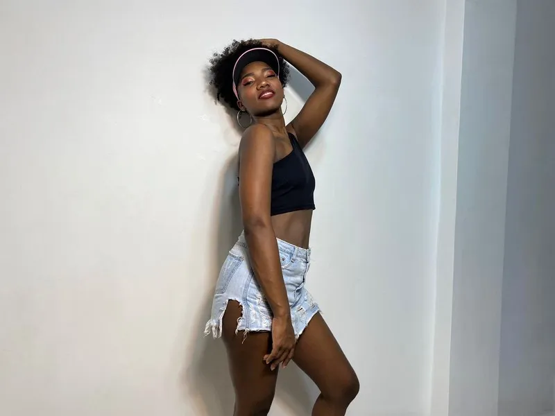 Live sex webcam photo for KendallRous #3340080