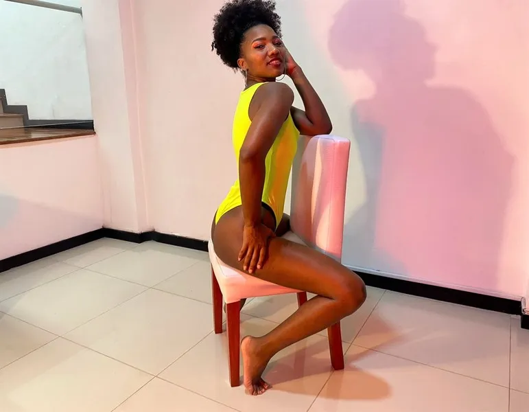 Live sex webcam photo for KendallRous #3340151