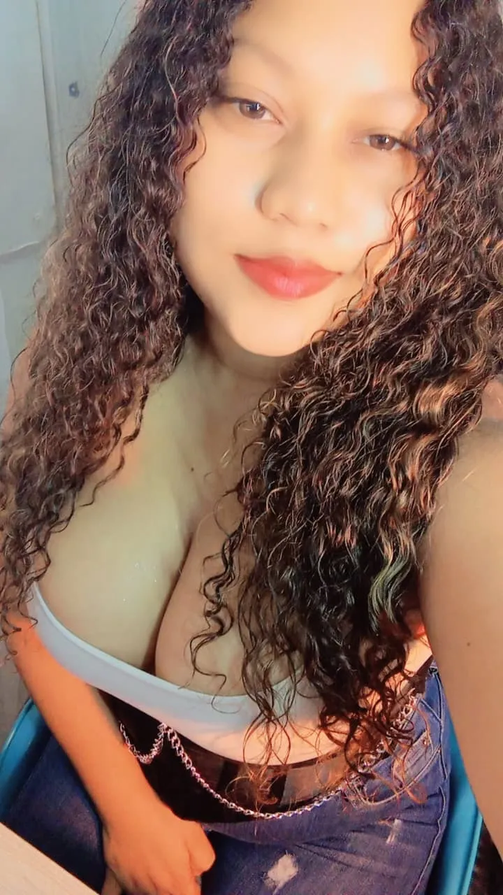 Live sex webcam photo for LunaStar19 #7868259