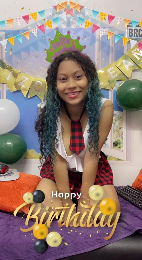 Live sex webcam photo for LunaStar19 #7868232