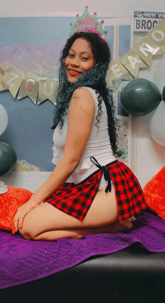 Live sex webcam photo for LunaStar19 #7868231