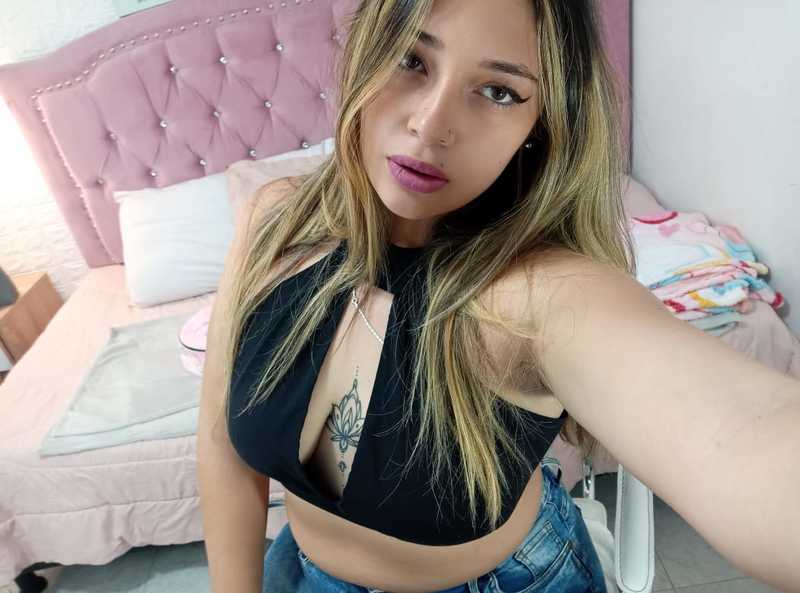 Live sex webcam photo for HellenOrtiz #3326798