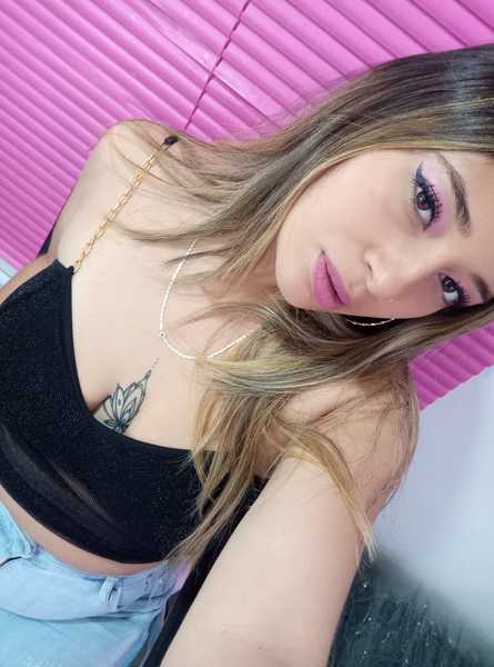 Live sex webcam photo for HellenOrtiz #3326797