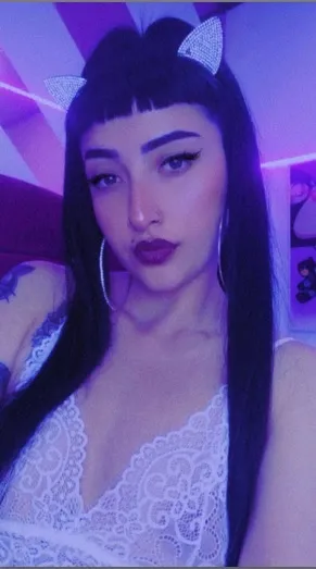 Live sex webcam photo for RoxxxyBigAss #3385001