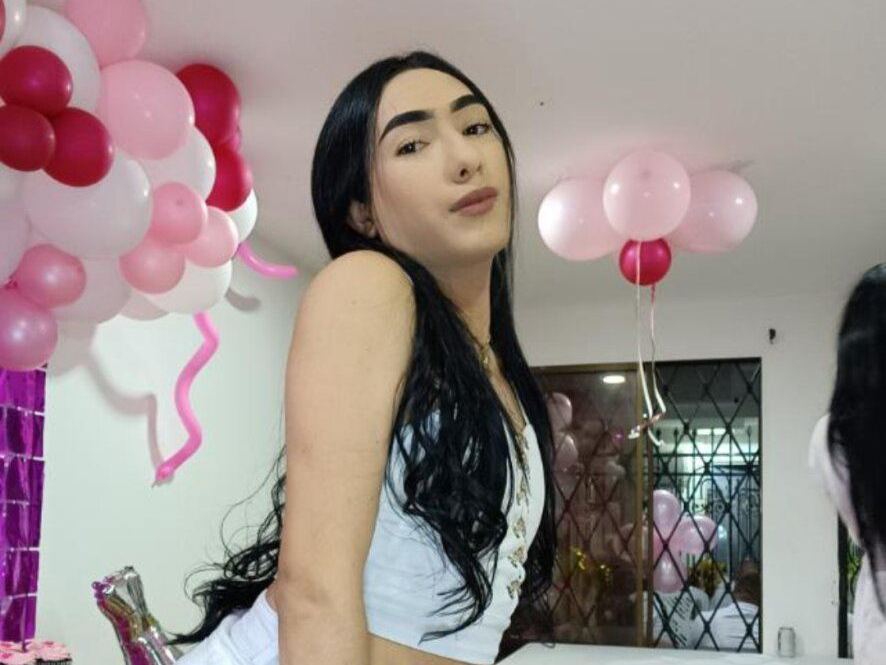 Live sex webcam photo for SexyDirtyBigcockTs #3296198