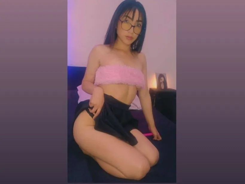 Live sex webcam photo for SalhomeCute #5789788
