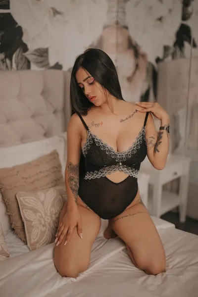 Live sex webcam photo for LizKhalifa #3304748