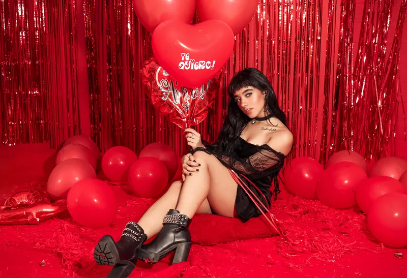 Live sex webcam photo for LuceroAddams #4112761