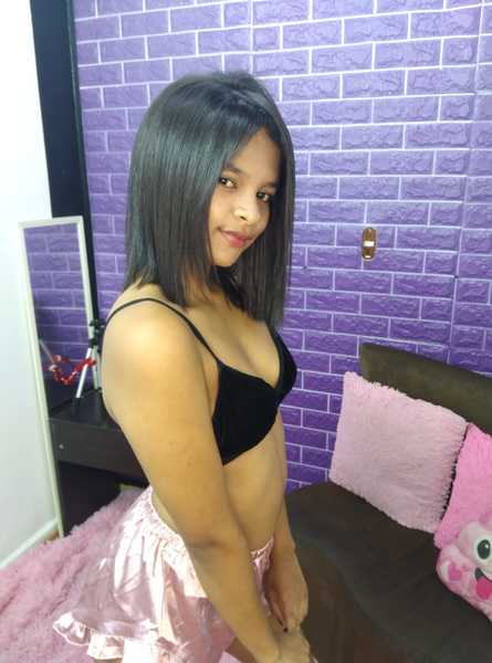 Live sex webcam photo for LiiaCam2U #3399390