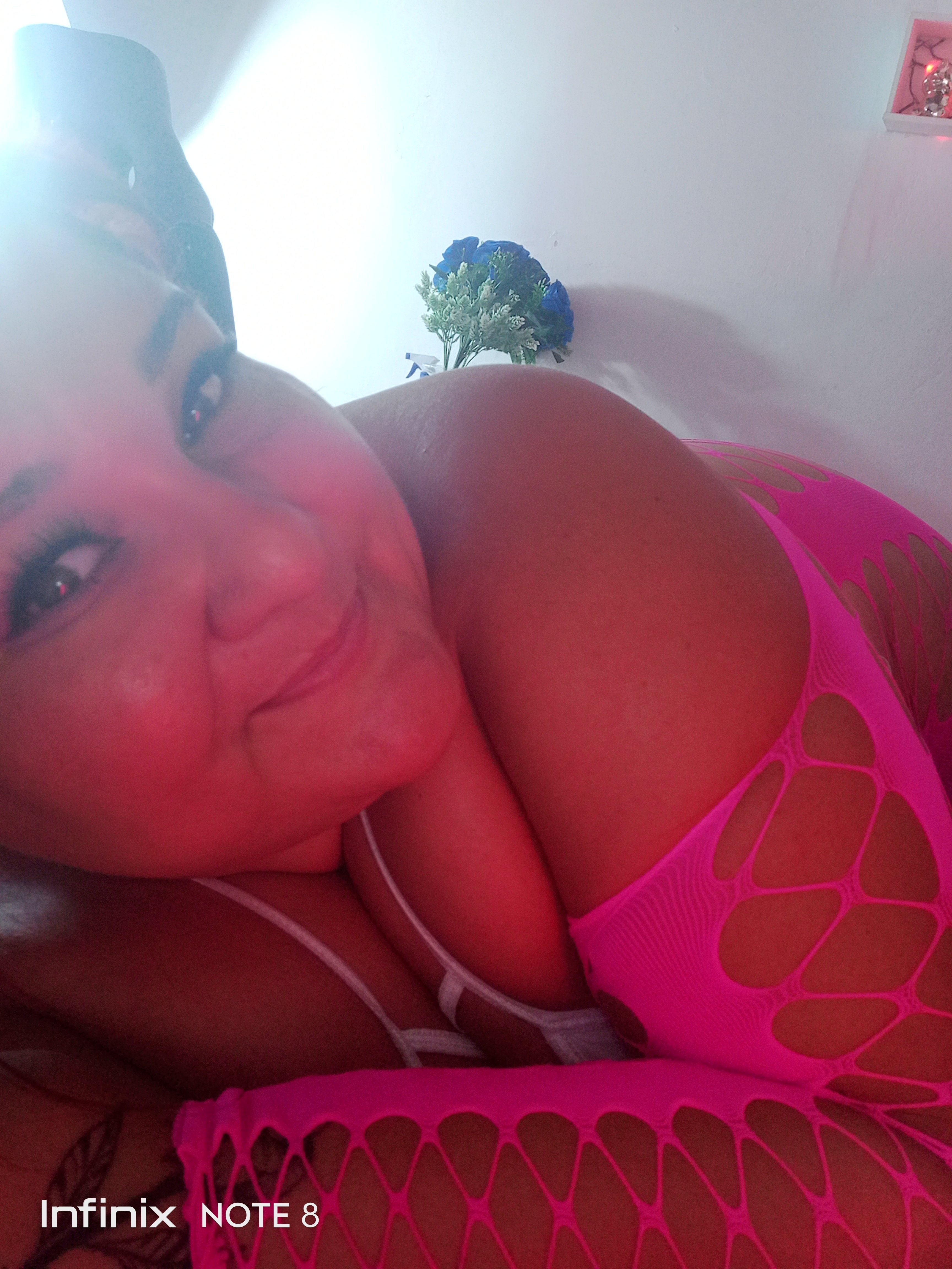 Live sex webcam photo for curvyema21 #7455199