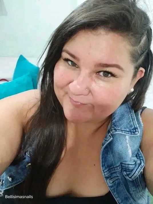 Live sex webcam photo for curvyema21 #7455200