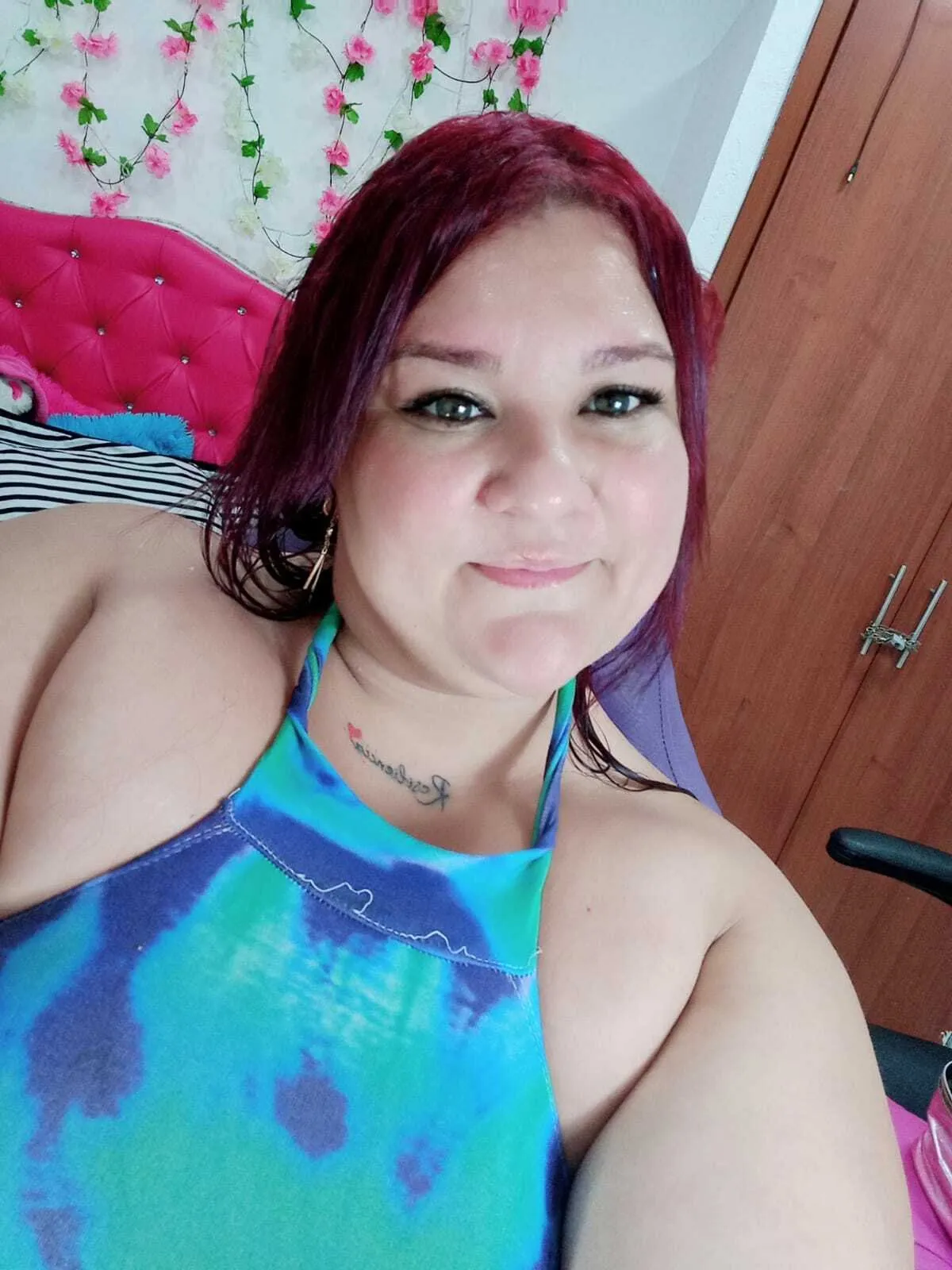 Live sex webcam photo for curvyema21 #7455191