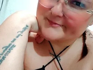 Live sex webcam photo for curvyema21 #6919655