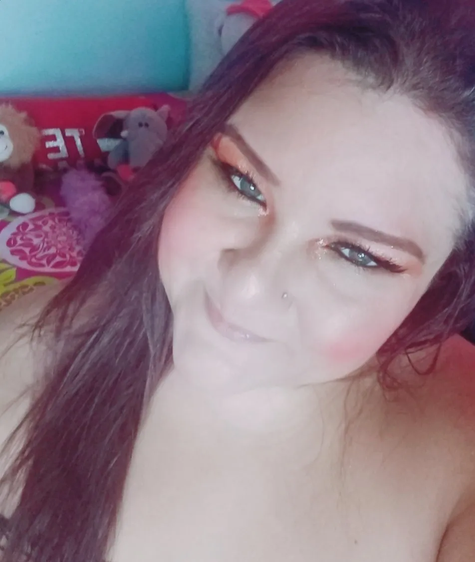 Live sex webcam photo for curvyema21 #7455212