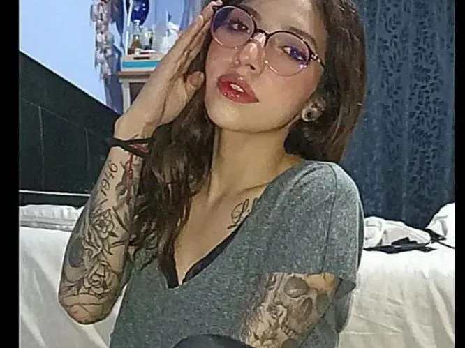 Live sex webcam photo for aleshakey #3892569