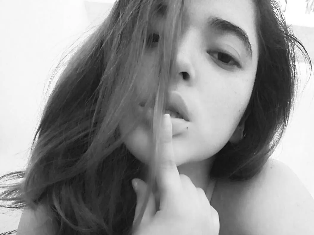 Live sex webcam photo for BellaRoosee #3321188