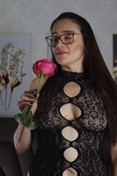 Live sex webcam photo for MatureNaughty69 #4058901