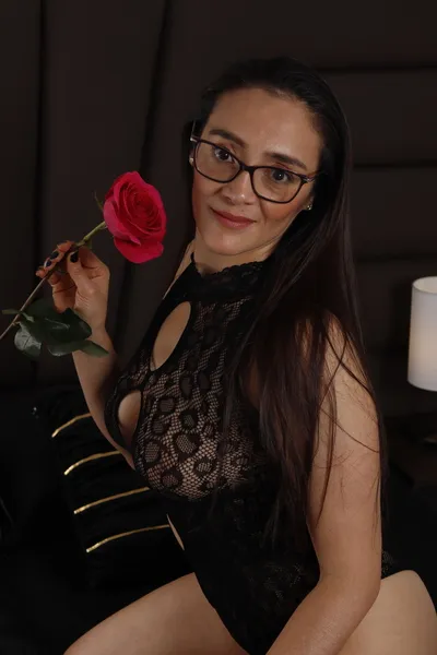 Live sex webcam photo for MatureNaughty69 #4058896