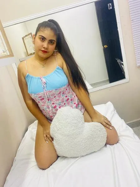 Live sex webcam photo for SophiaBrooks18 #3311015