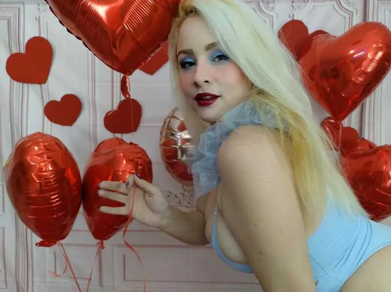 Live sex webcam photo for ChloeTharzon #4049360