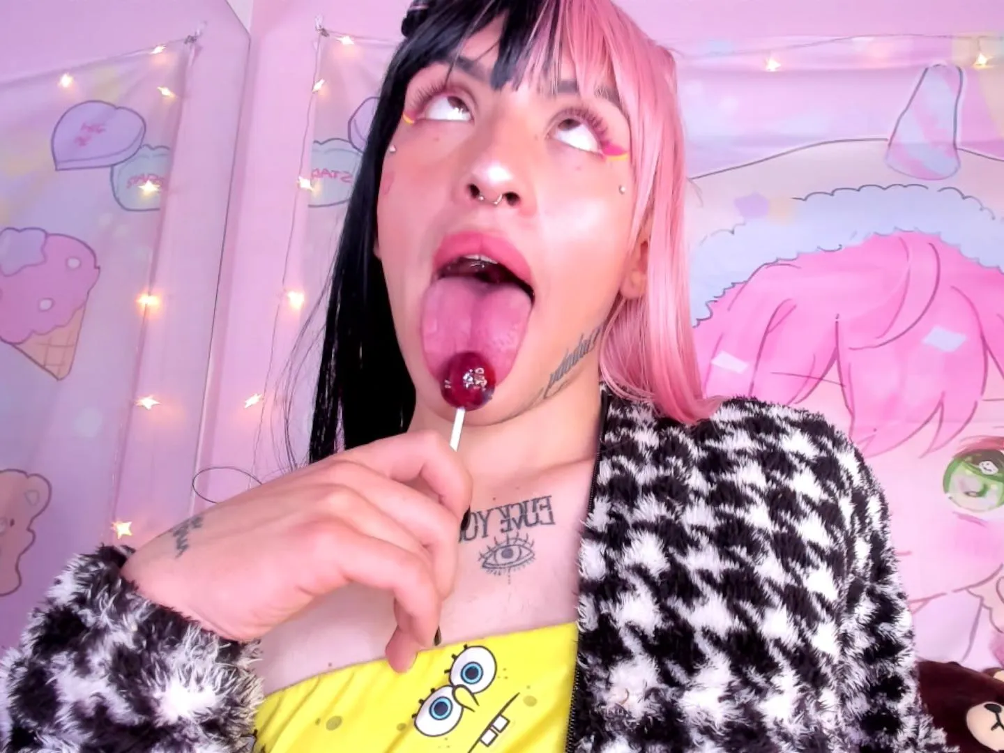 Live sex webcam photo for charlottebeluci #3396294