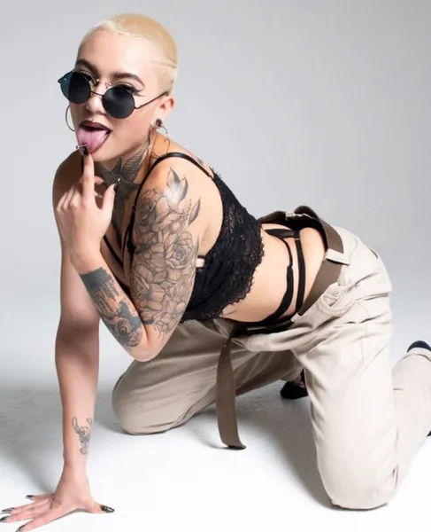 Live sex webcam photo for MollyJoness #3333341