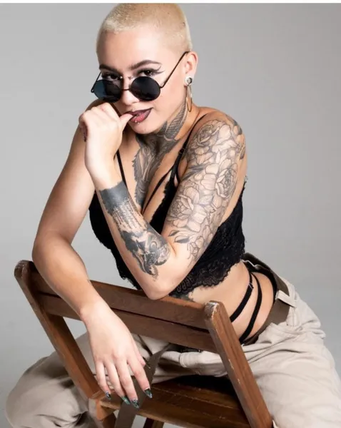 Live sex webcam photo for MollyJoness #3333343