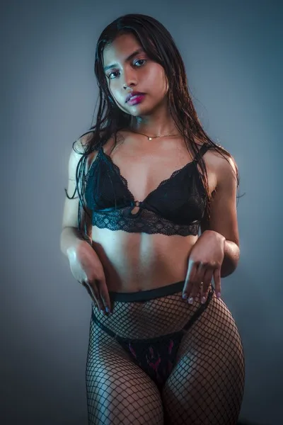 Live sex webcam photo for MollyKember #3378189