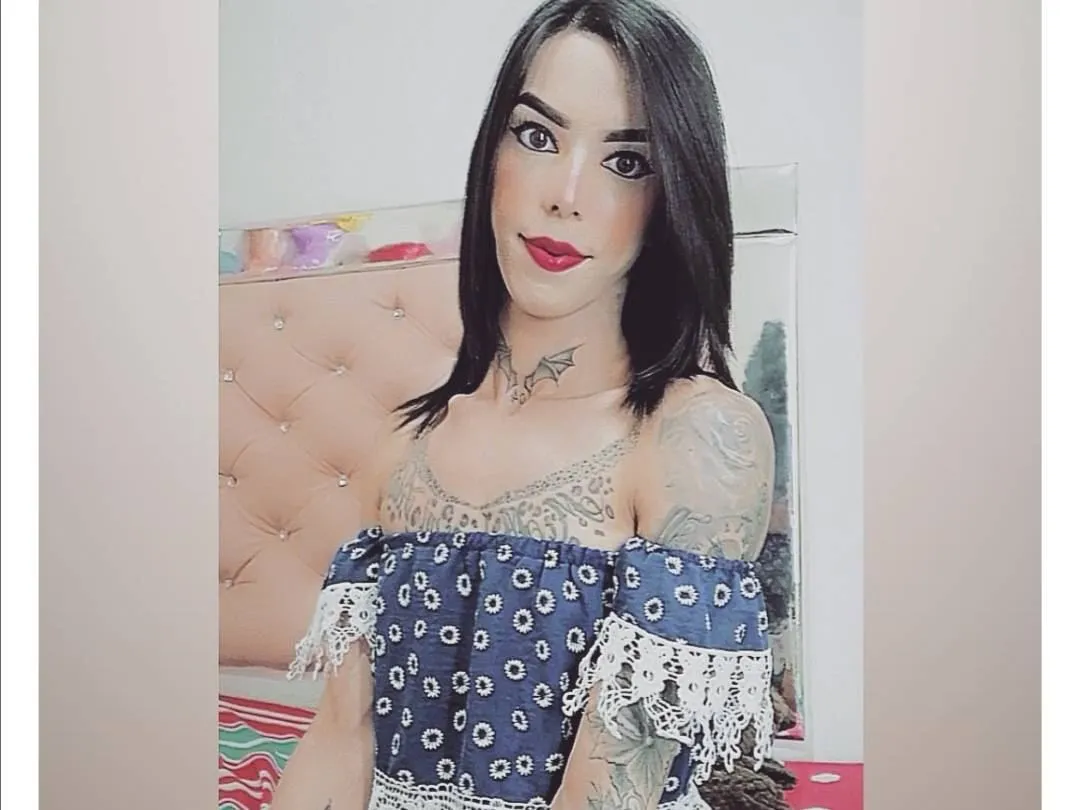 Live sex webcam photo for madeleynecutets #3309988