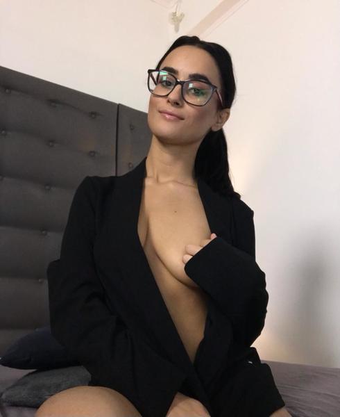 Live sex webcam photo for Amanda101 #3575011