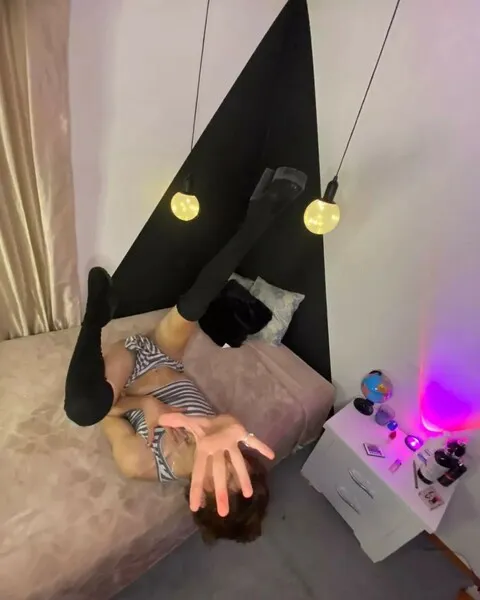 Live sex webcam photo for MoonfireArt #4044475