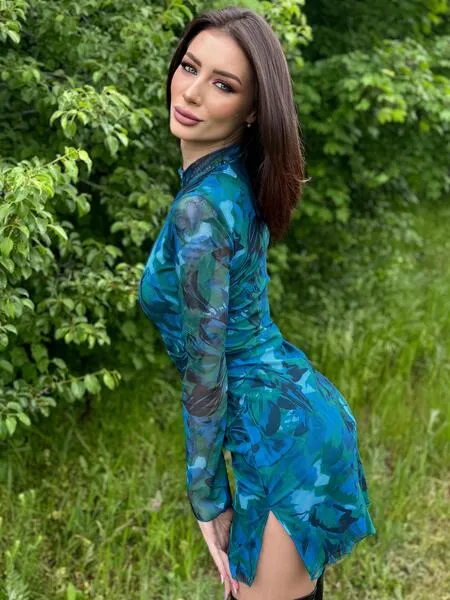 Live sex webcam photo for AngieShaen #7133135