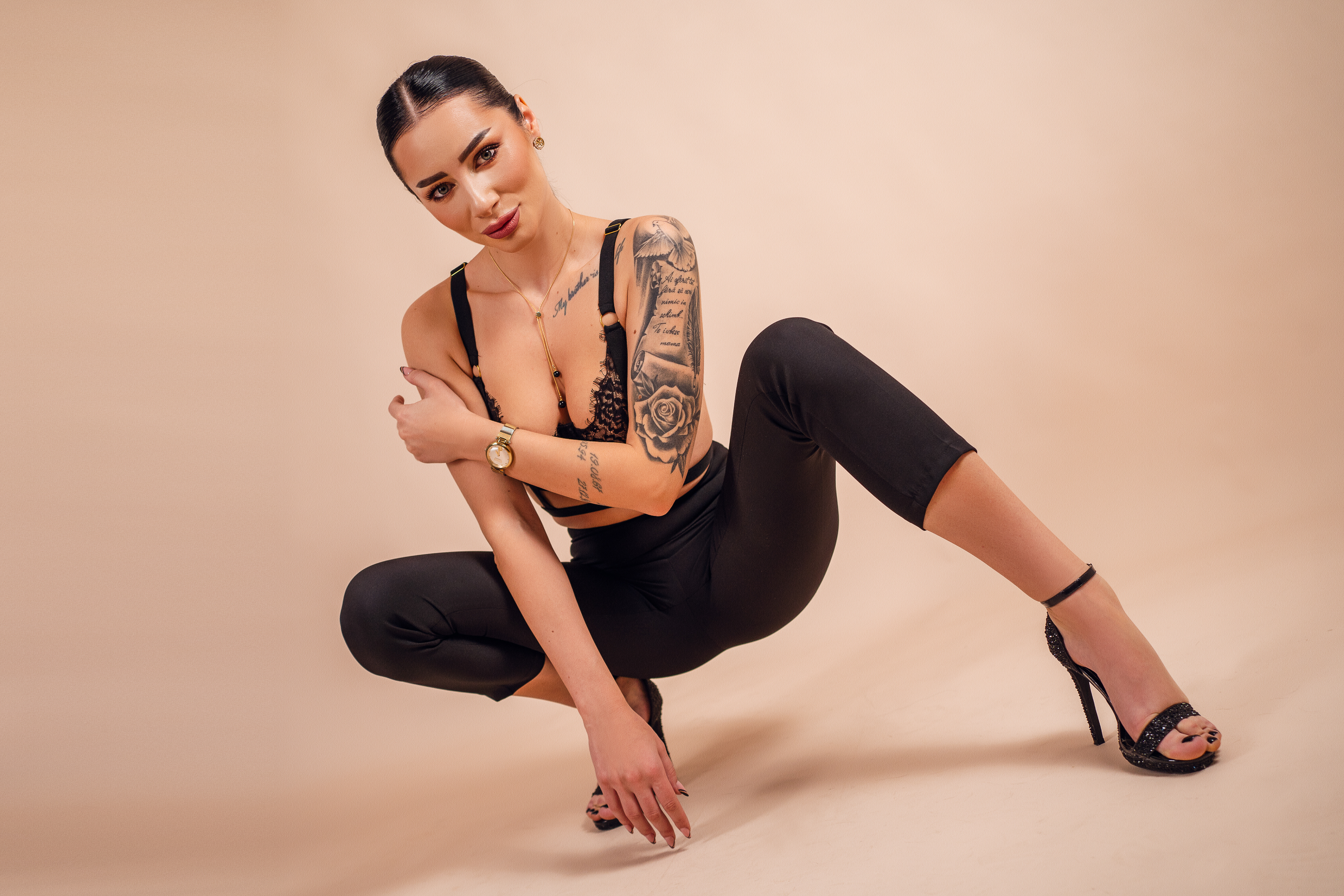 Live sex webcam photo for AngieShaen #7126933