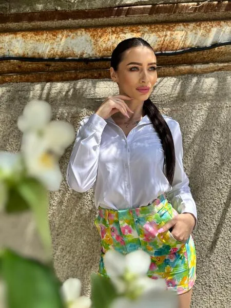 Live sex webcam photo for AngieShaen #7133142