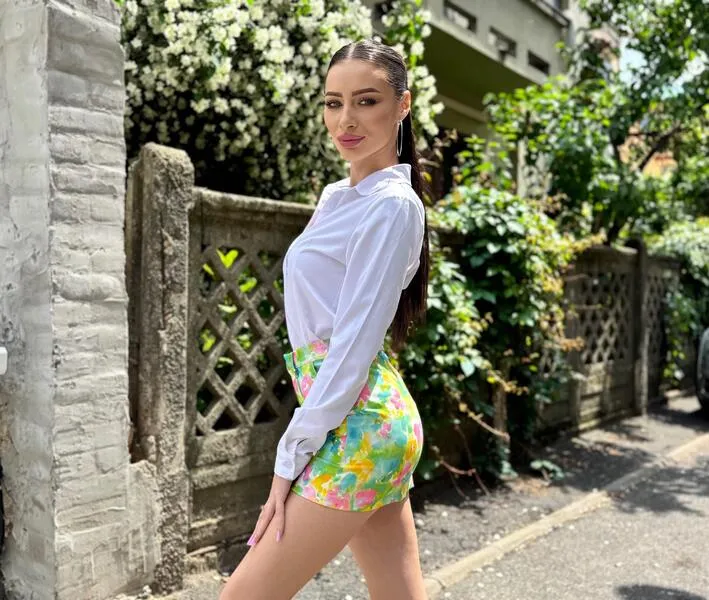 Live sex webcam photo for AngieShaen #7133141