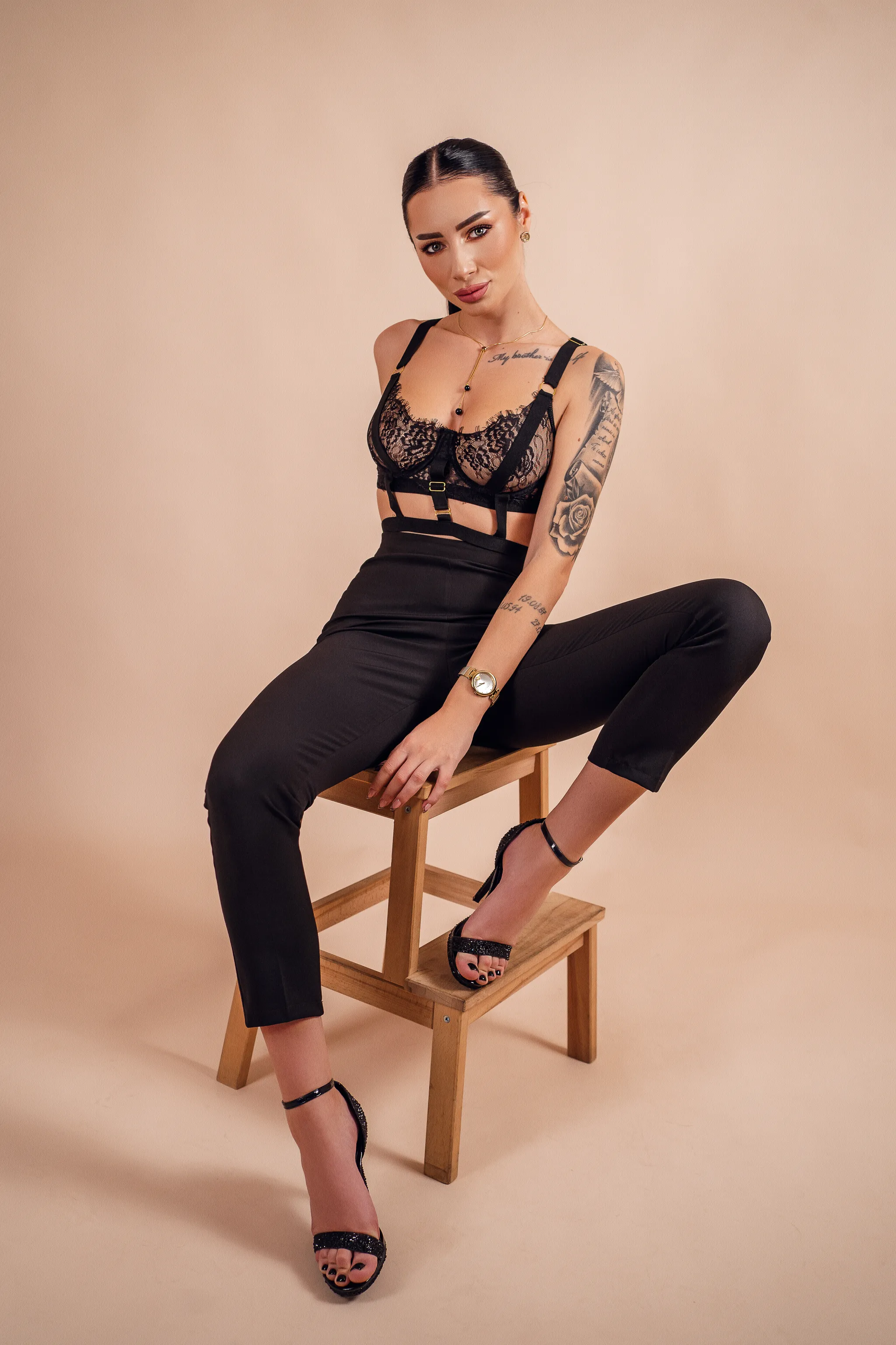 Live sex webcam photo for AngieShaen #7126940