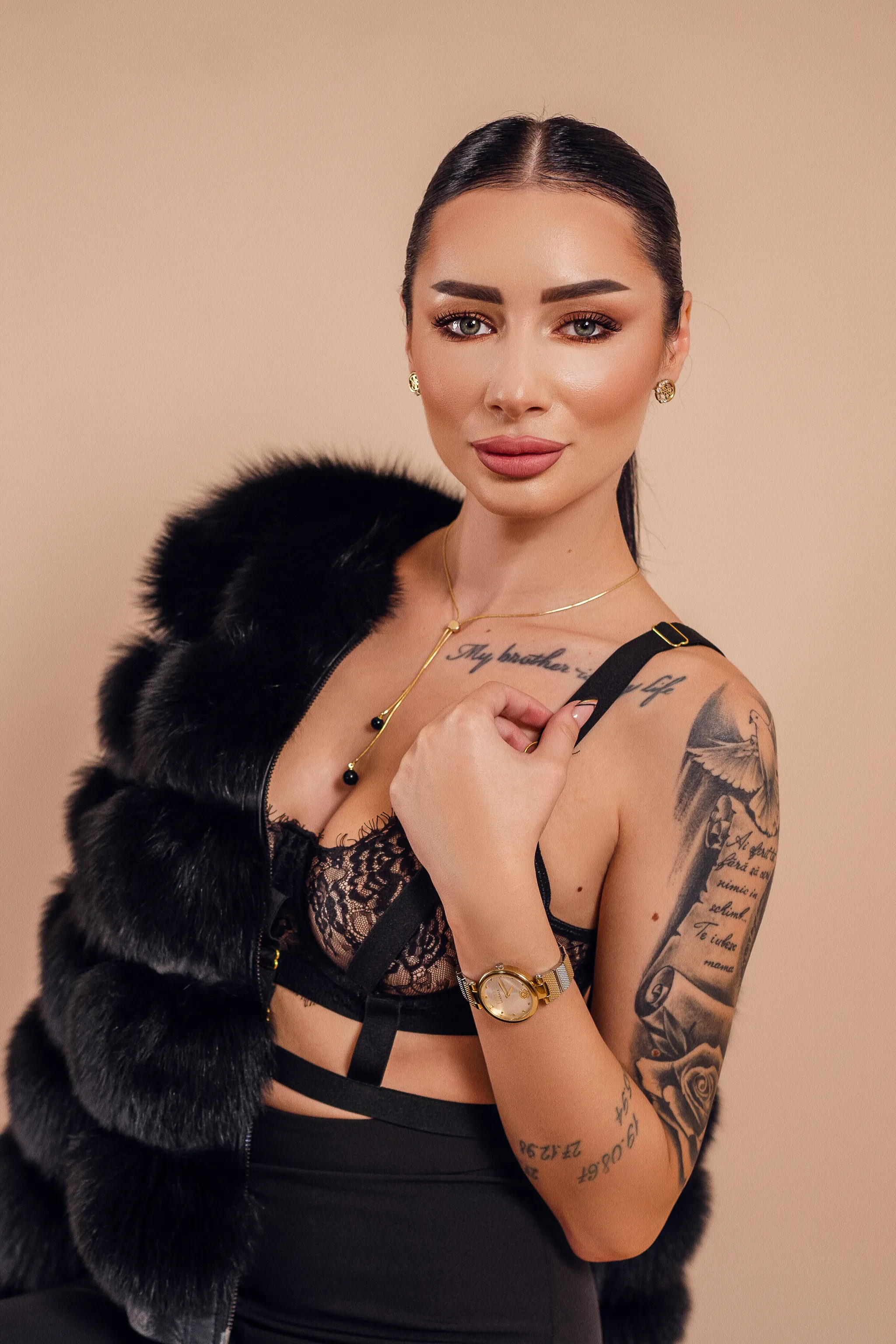 Live sex webcam photo for AngieShaen #7126938