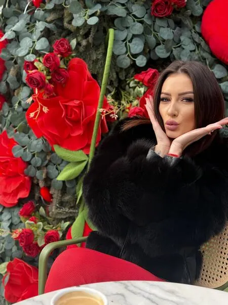 Live sex webcam photo for AngieShaen #7133105