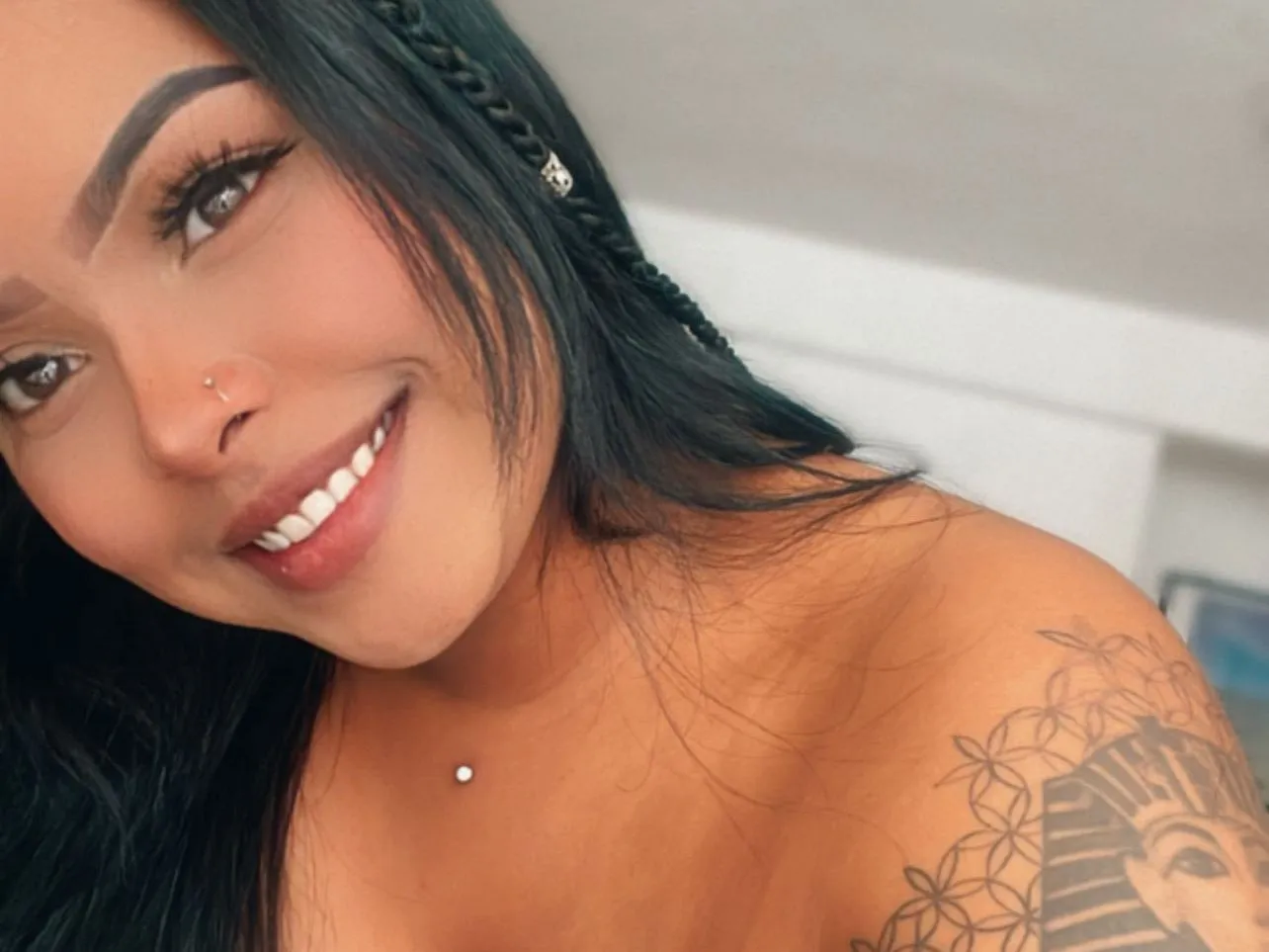 Live sex webcam photo for Kirainky #3521099