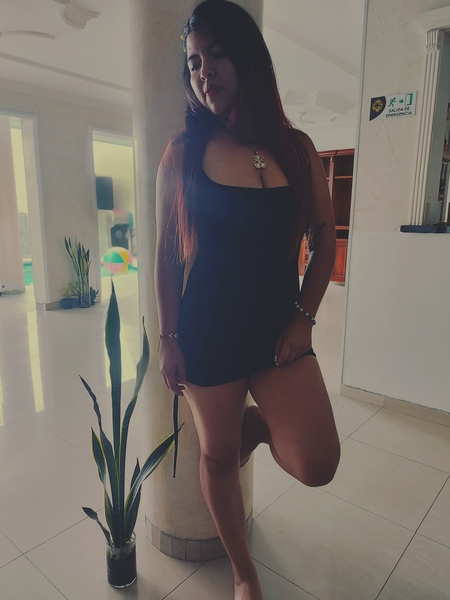 Live sex webcam photo for GigiKroes #3320446