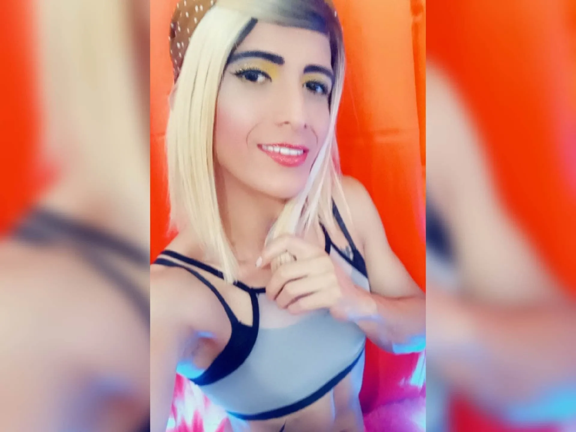 Live sex webcam photo for KRISTINQeen #4209660