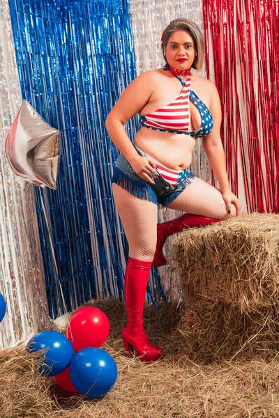 Live sex webcam photo for MismeganX #6342492