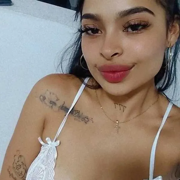 Live sex webcam photo for MiiaWhatson #3321412