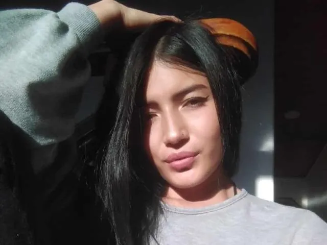 Live sex webcam photo for LaddyRollss #3389205